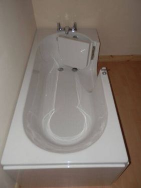 Click Here To Enlarge This Photo Of Avrail easy Access Bath With 12 Jet Spa